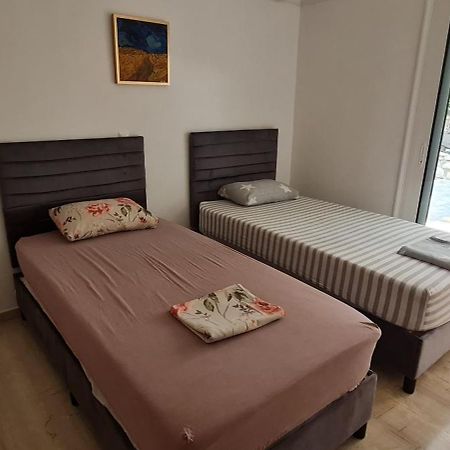 Gerys House Appartement Nikiana Buitenkant foto